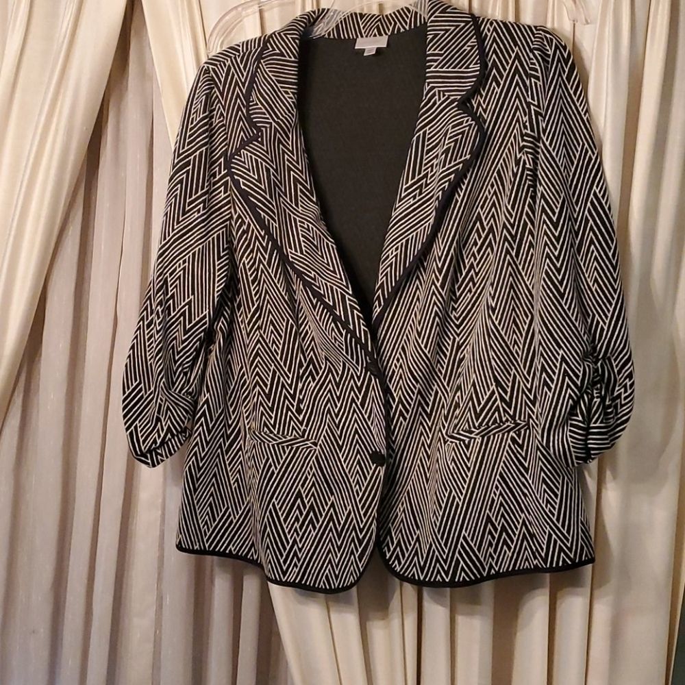 Avenue sz 18/20 black/white jacket